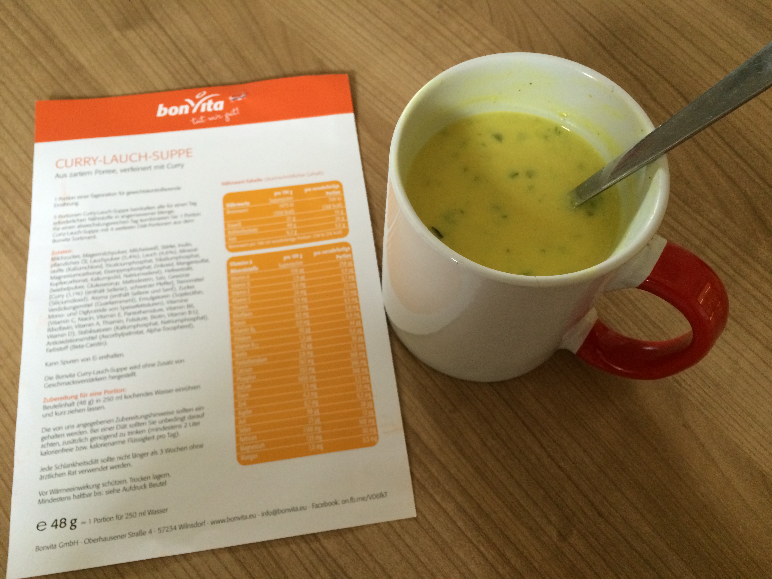 BonVita Curry-Lauch-Suppe angerichtet Probenqueen