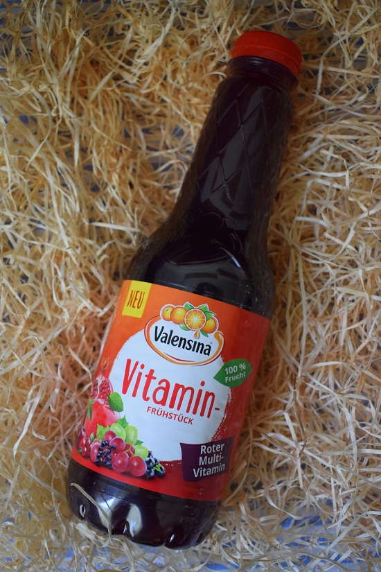Brandnooz Box Juni 2017 - Flasche Valensina Vitamin Frühstück roter Multivitamin - Probenqueen