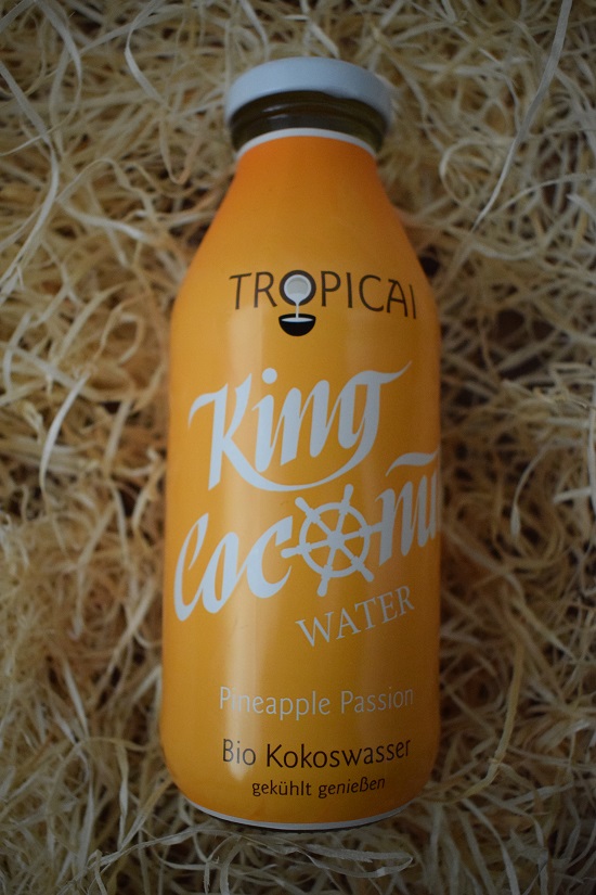 Brandnooz Box Jubelmonat Juli 2017 Tropicai Kokoswasser Pineapple Probenqueen